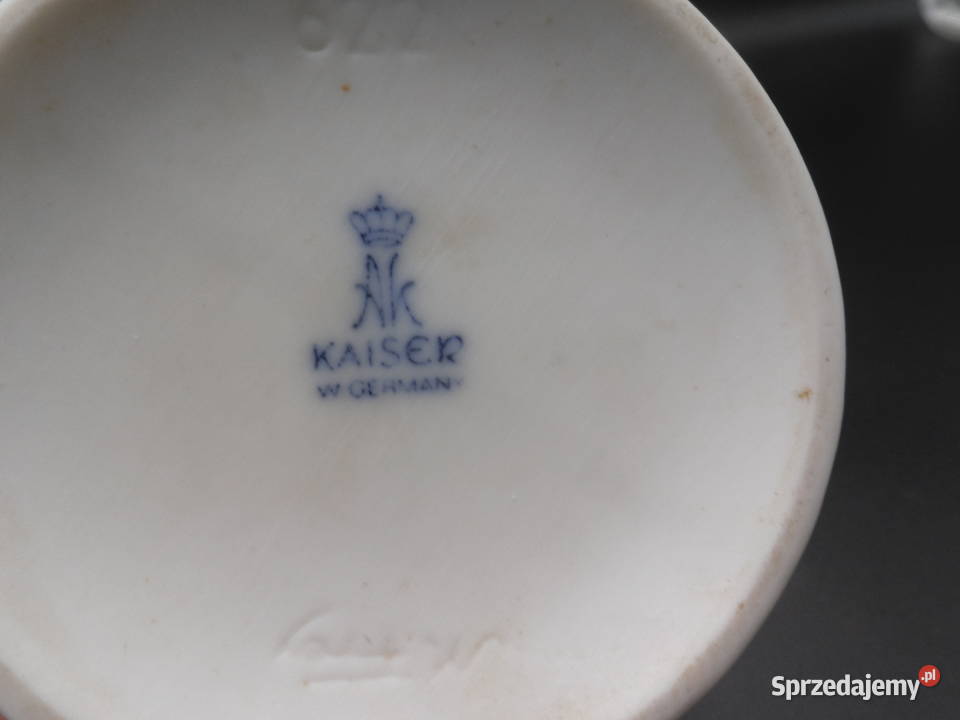 WAZON BISKWIT VINTAGE M FREY KAISER GERMANY