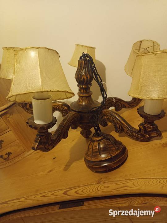 Żyrandol drewniany