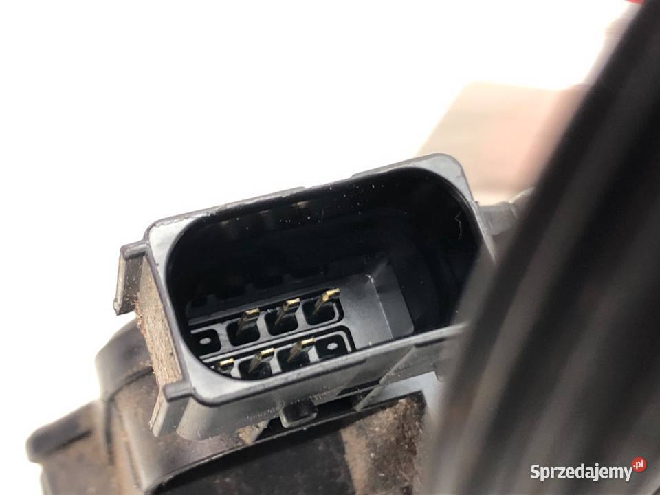 ZAMEK DRZWI PRAWY TYŁ OPEL CORSA E Hatchback osobowe