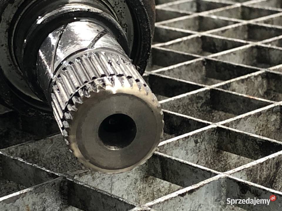 PÓŁOŚ PRAWY PRZÓD MITSUBISHI COLT VI 11 75 0212