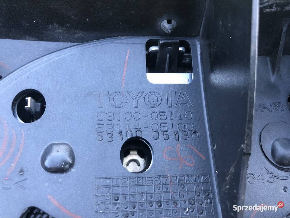 Atrapa przednia grill toyota avensis t27 0912