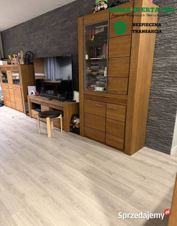 4 POKOJE 866 M 2 MIEJSCA W HALI Rok budowy 2014 Gdańsk
