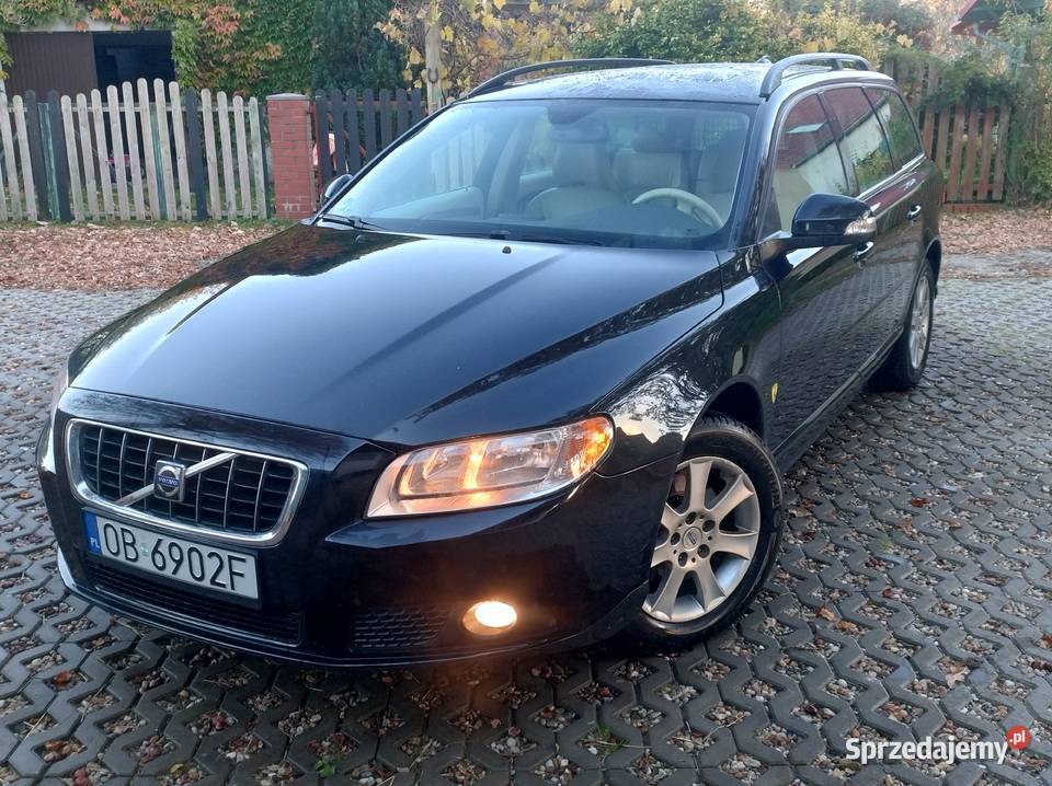 Piękne Volvo V70 Momentum 24d 185 sprawny i skórzana tapicerka Roszkowice
