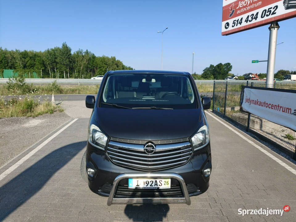 Opel Vivaro ładny Opel Vivaro 2015 Motoryzacja Lipówki