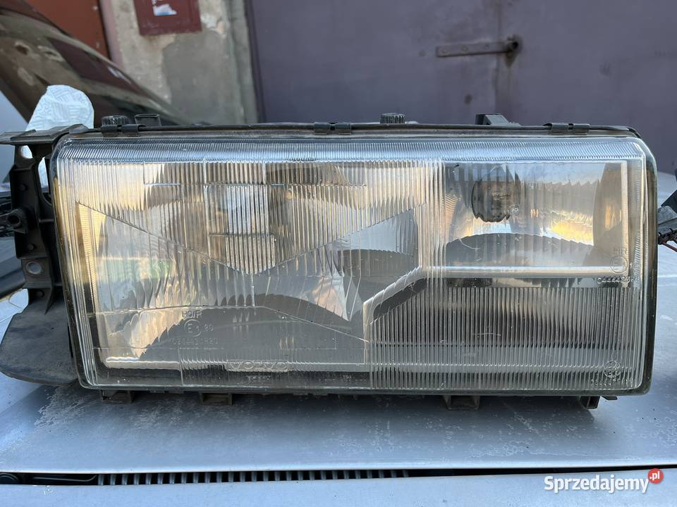 Lampa przednia prawa Volvo 760 940 960 osobowe Lampy przednie Ruda Śląska