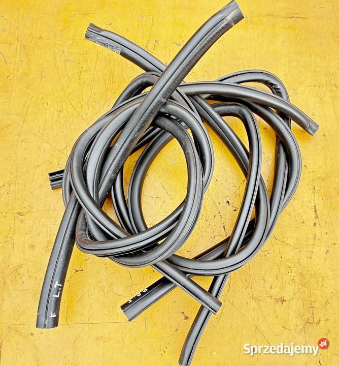 OPEL FRONTERA B 5D 2003 USZCZELKI DRZWI DRZWIOWE Radom