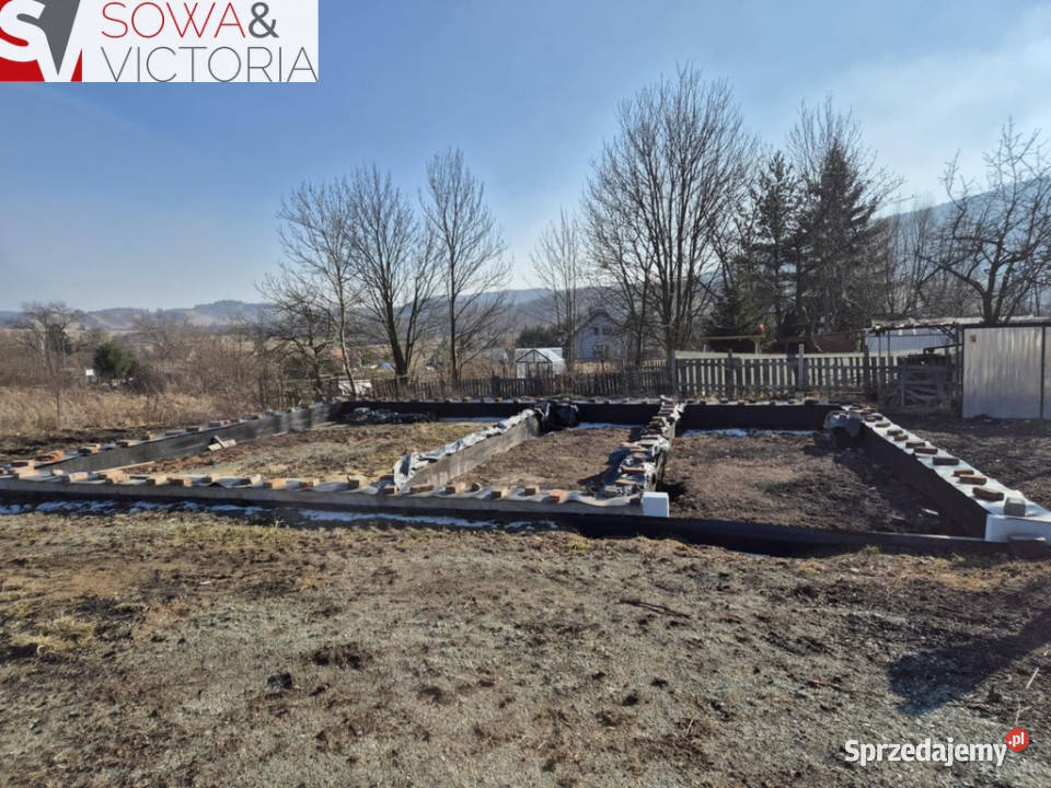 Działka z pozwoleniem na budowę i fundamentami Grzmiąca
