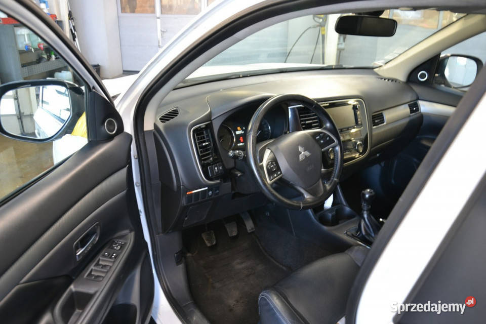 Mitsubishi Outlander 23 D 156 4x4 KAMERA COFANIA manualna Kęty
