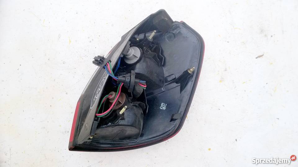 SUBARU LEGACY SEDAN 2000 2001 LAMPA TYŁ PRAWA dolnośląskie Wrocław sprzedam