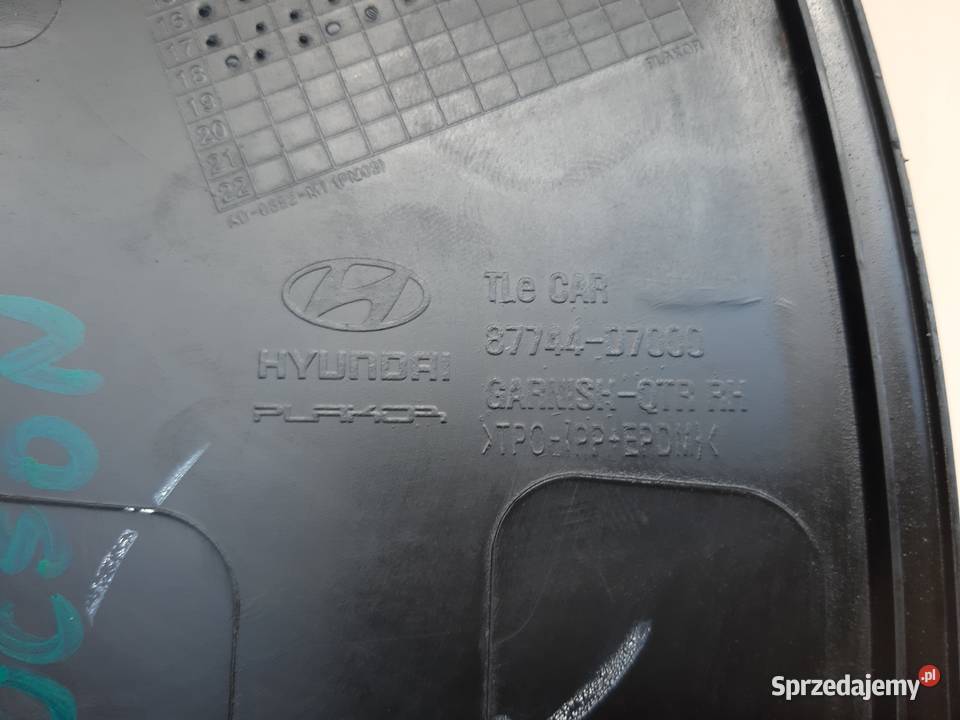 HYUNDAI TUCSON 15 LISTWA BŁOTNIKA PRAWY TYŁ Trzciel