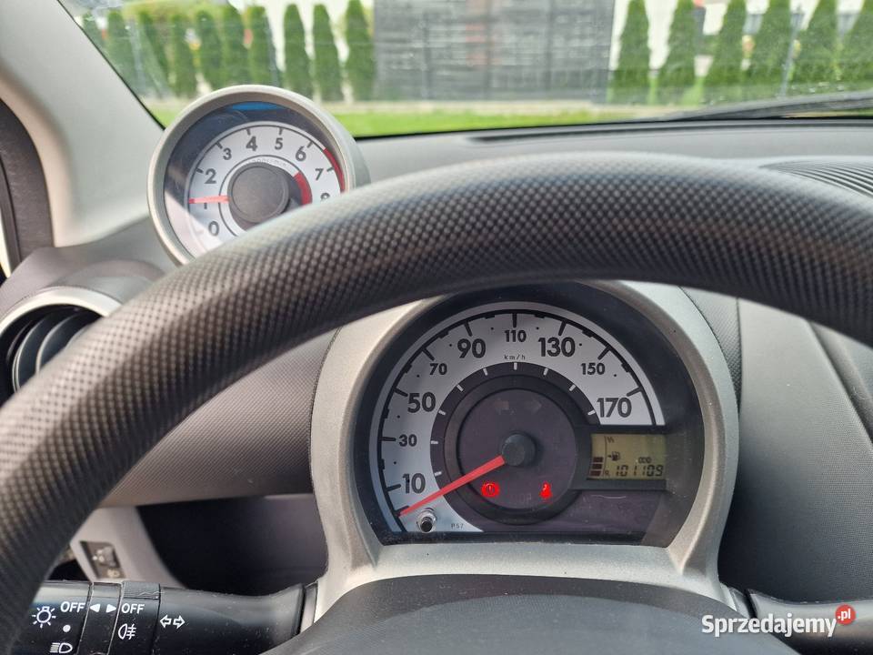 Toyota AygoCitroen c1 10 68 bez korozjiniski Niestępowo sprzedam