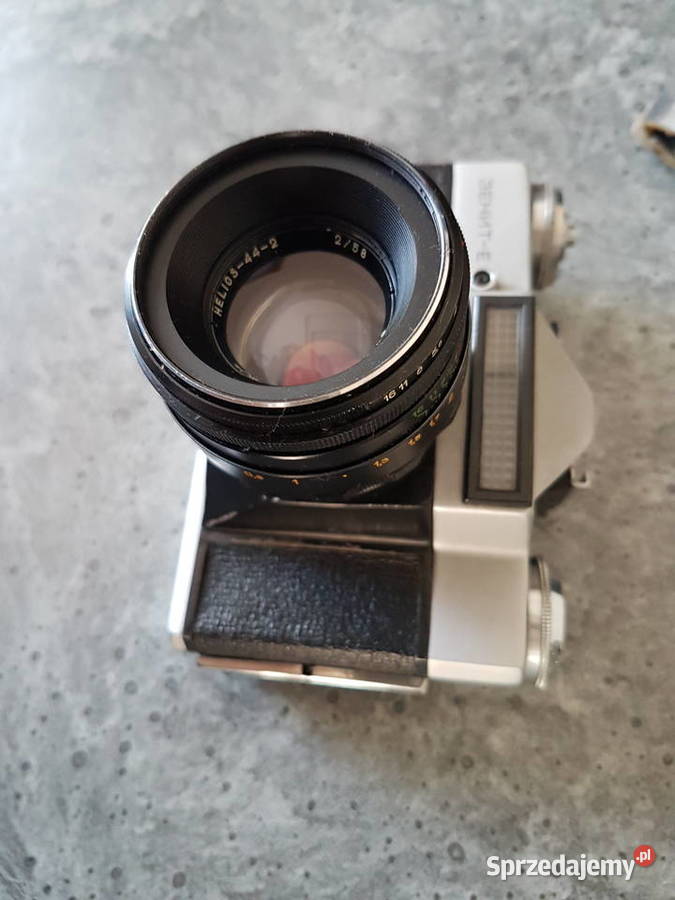 APARAT ZENIT E FUTERAL LAMPA BLYSKOWA KOMPLET Turek