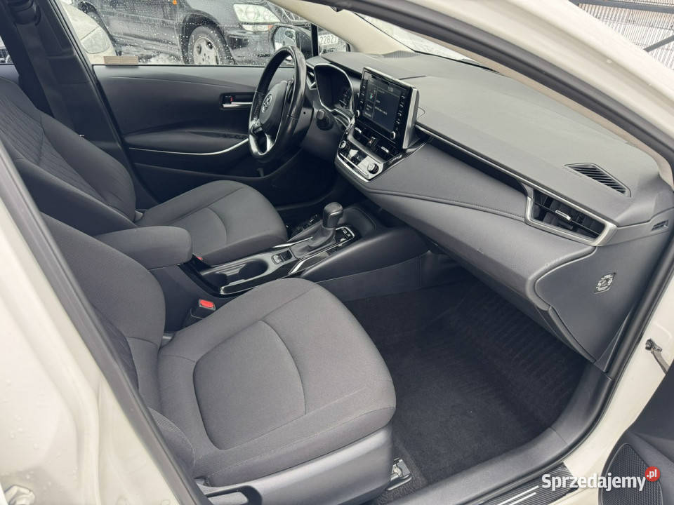 Toyota Corolla 18 HSD LPG Vat 23 Salon Ast relingi dachowe mazowieckie Otwock Mały