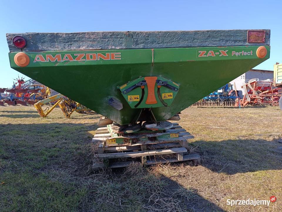 rozsiewacz nawozu Amazone ZAX902 kuhn kverneland Borzęciczki