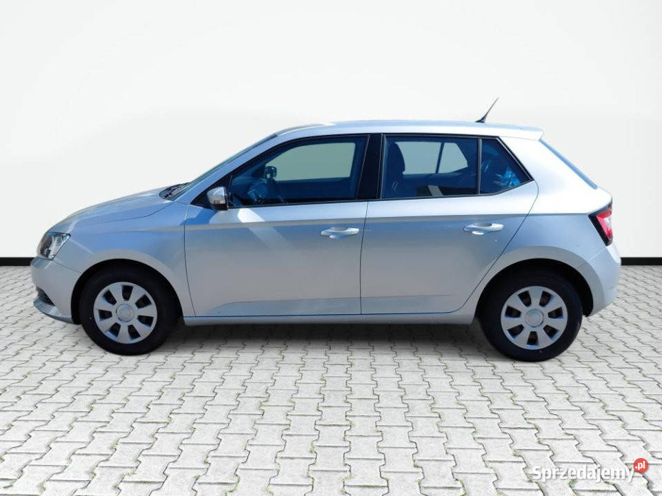 Skoda Fabia 2018r Salon 2 kpl Opon sprzedam