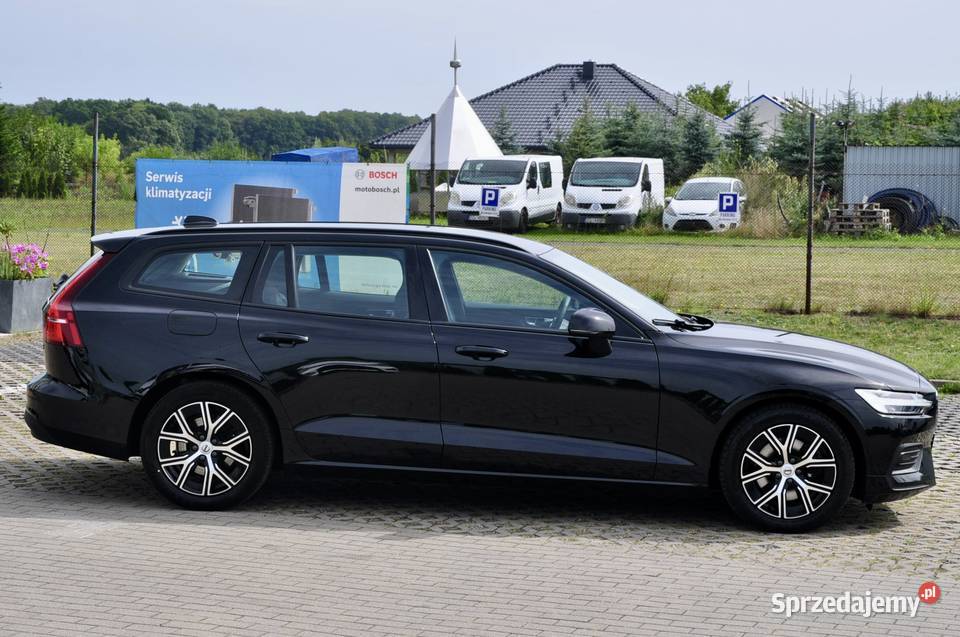 VOLVO V60 20 B3 Essential 2023r FV 23 Goleniów