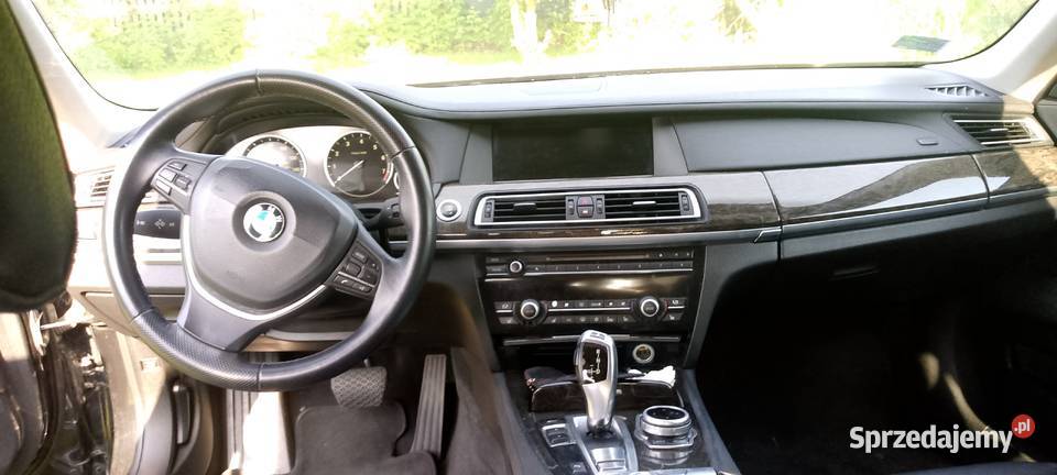 BMW Seria 7 740i limuzyna 2012 Mrzezino