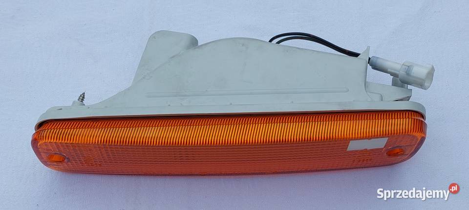 KIERUNKOWSKAZ BOCZNY LEWY SUBARU IMPREZA 9300