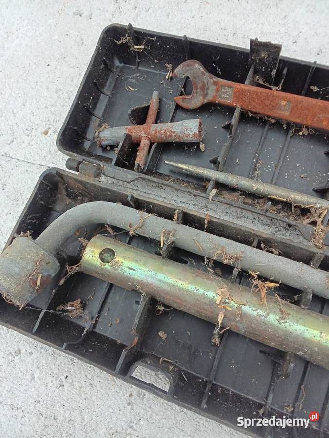 Fiat 126p zestaw kluczy Pozostałe