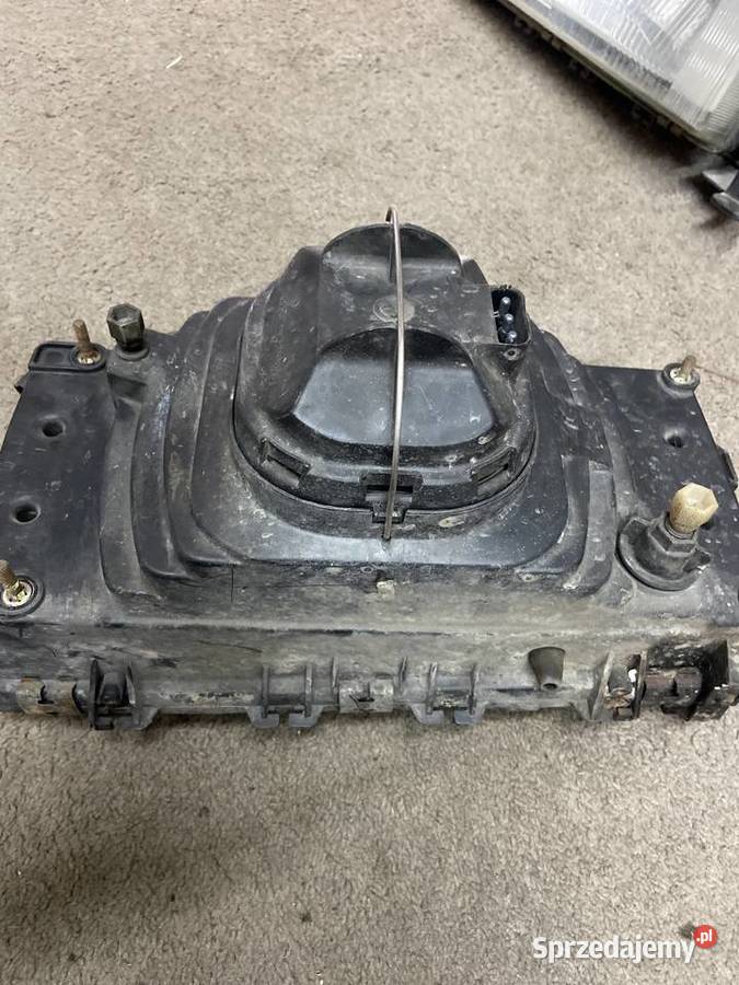 Sprzedam dwie lampy do volvo 740 sedan 88r Łódź