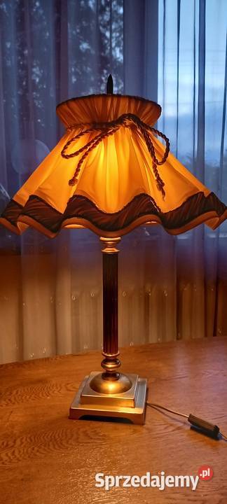 Romantyczna mosiężna lampa z abażurem