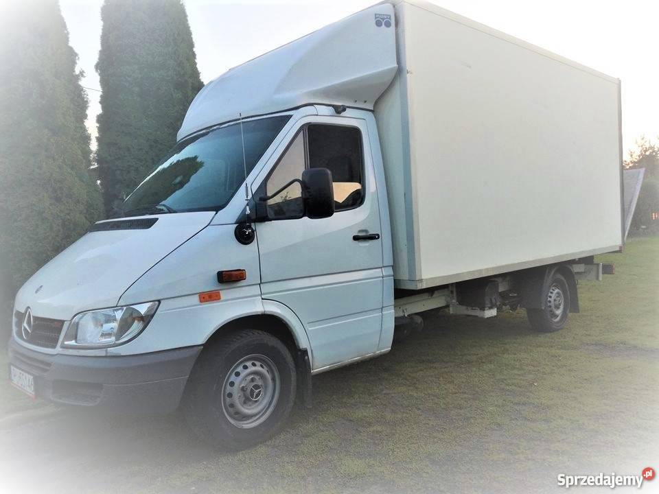 Usługi Transportowe Transport towarów, przeprowadzki