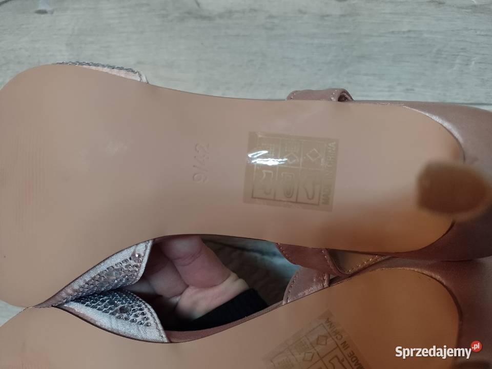 41 Coast Bogato zdobione czółenka wieczorowe z Kraków