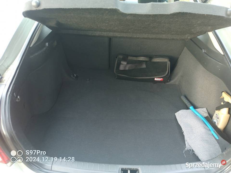 Toyota Avensis benzyna 20 VVTi 147 210 światła przeciwmgielne Błażek