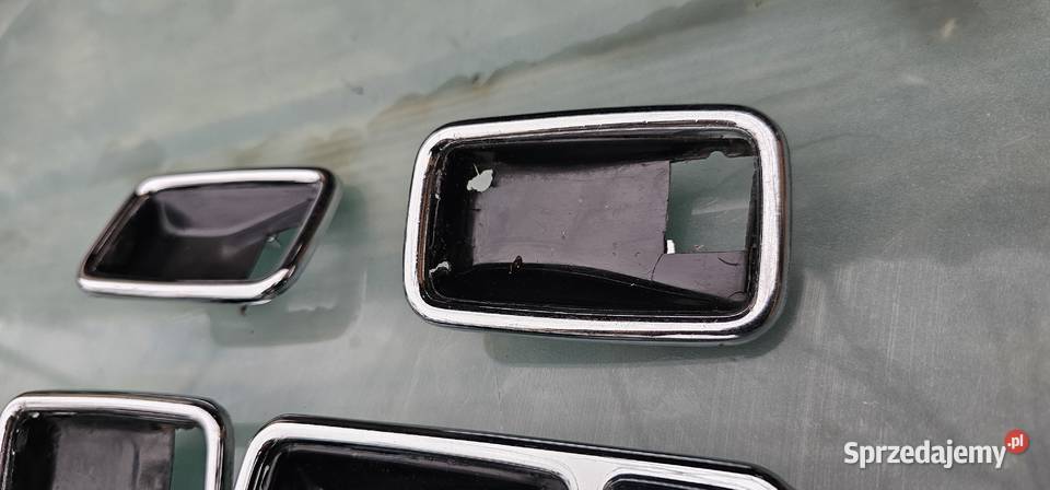 Osłona ramka klamki wewnetrznej mercedes w123 Rok produkcji 1982 Zbąszyń