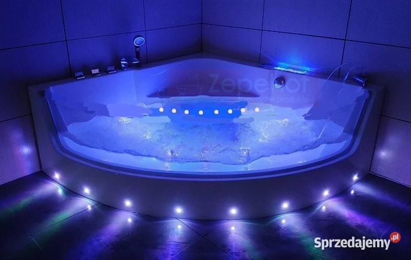 Wanna z hydromasażem C3131 narożna chromoterapia Grabówka