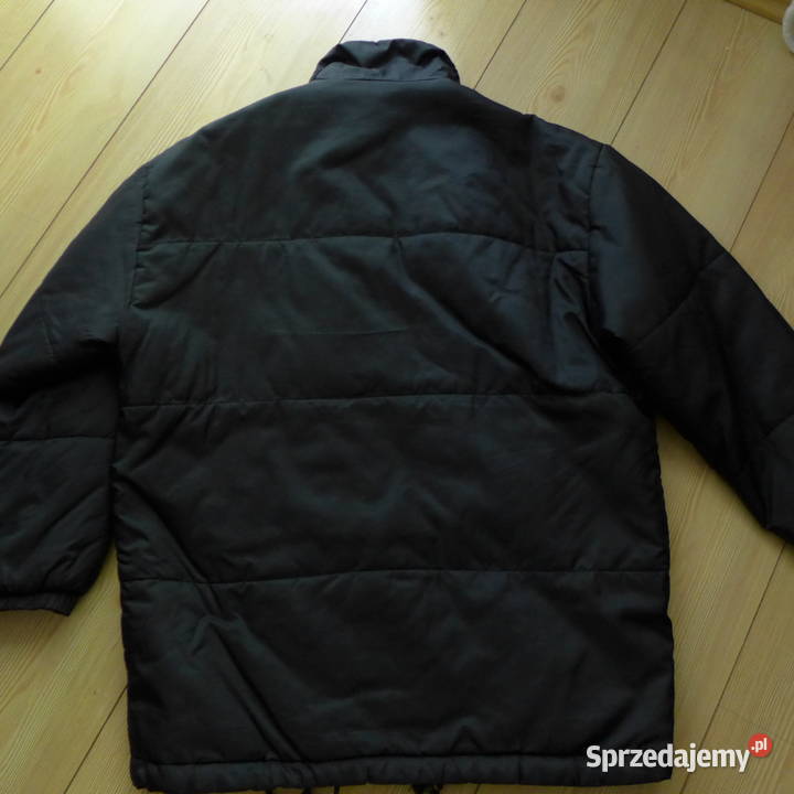 Niemiecka czarna prosta kurtka lekko ocieplana sprzedam