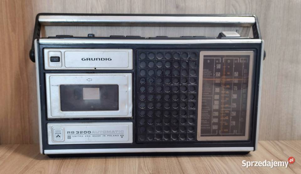 Radiomagnetofon Grundig RB 3200 prod ZRK UNITRA mazowieckie Pruszków