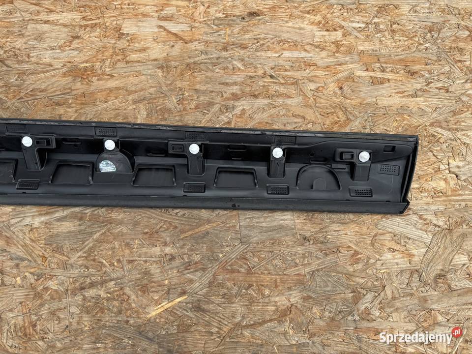 Listwa drzwi przód lewa LH Volvo xc60 II 2 17 osobowe Międzychód sprzedam
