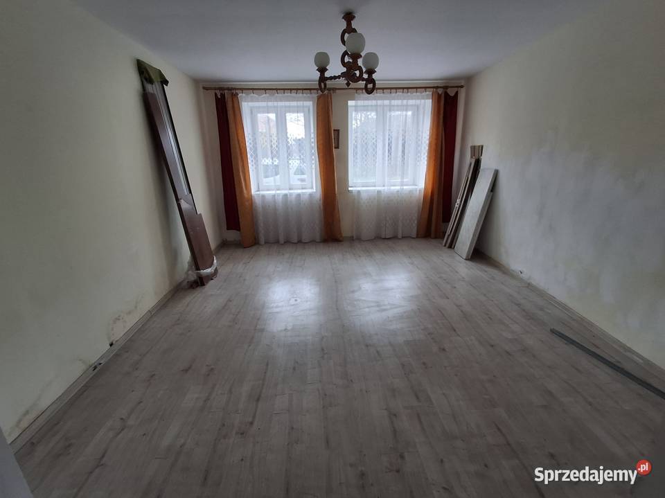 Sprzedam kamienicę z 2 niezależnymi mieszkaniami do remontu Piaski