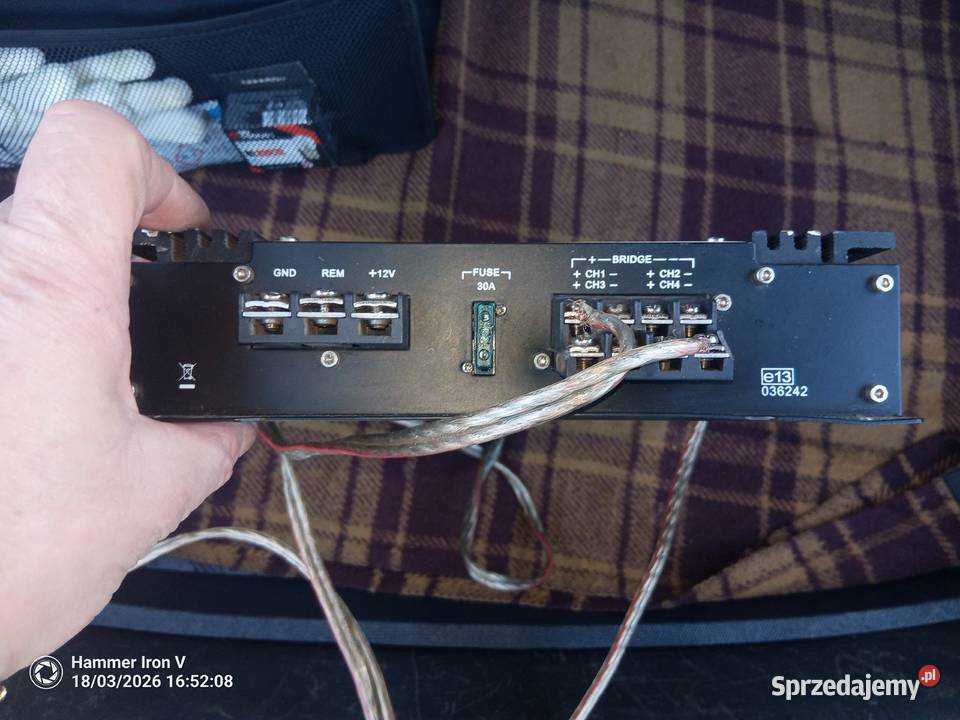 Sprzedam zmzcniacz samochody z tubą Pozostałe warmińsko-mazurskie Ełk sprzedam