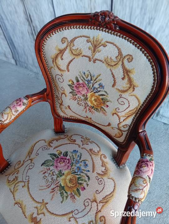 fotel w stylu Ludwikowskim z podnóżkiem 384 kujawsko-pomorskie Byczyna