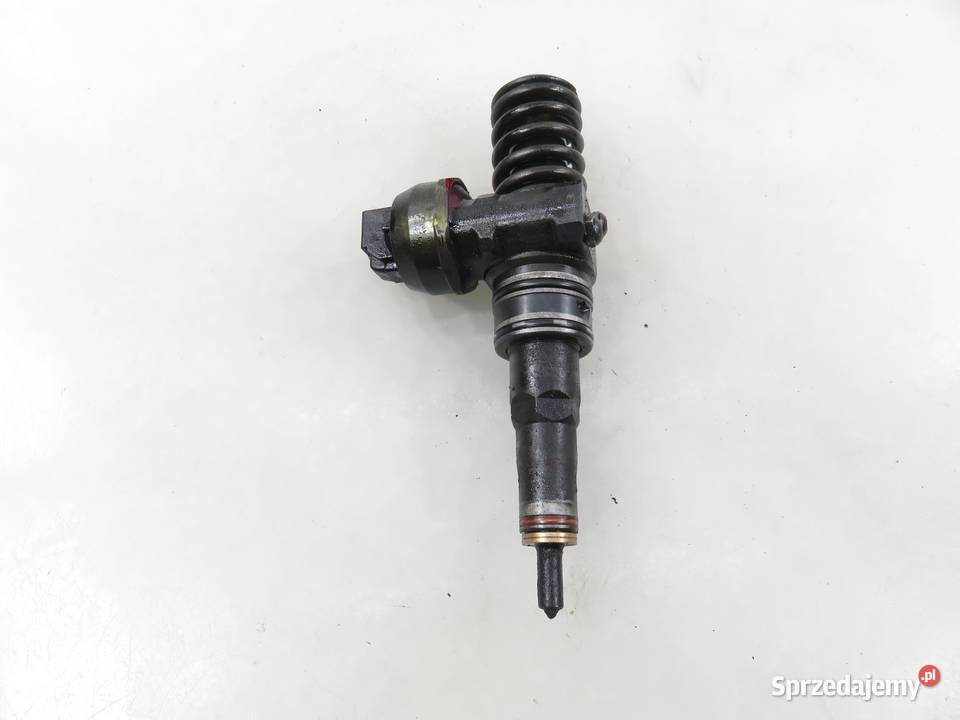POMPOWTRYSKIWACZ VW GOLF V 19 TDI 038130073AG Części samochodowe
