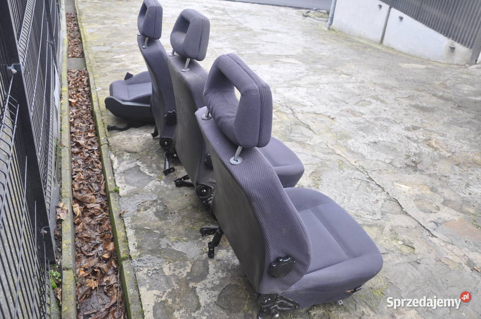Fotele Audi 80 B4 Czarne Uszkodzone Na części osobowe Rzeszów