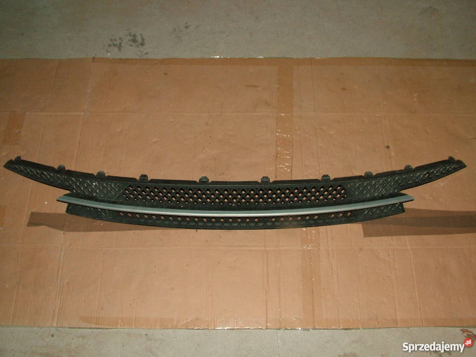 BMW Seria 1 E87 Kratka zderzaka przód Turek