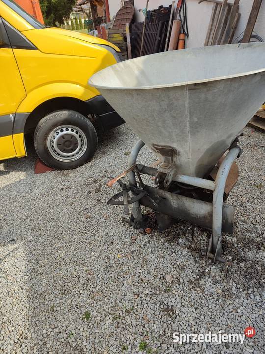 Rozsiewacz nawozu Agromet lejek ocynk solidny Rozsiewacze nawozów świętokrzyskie