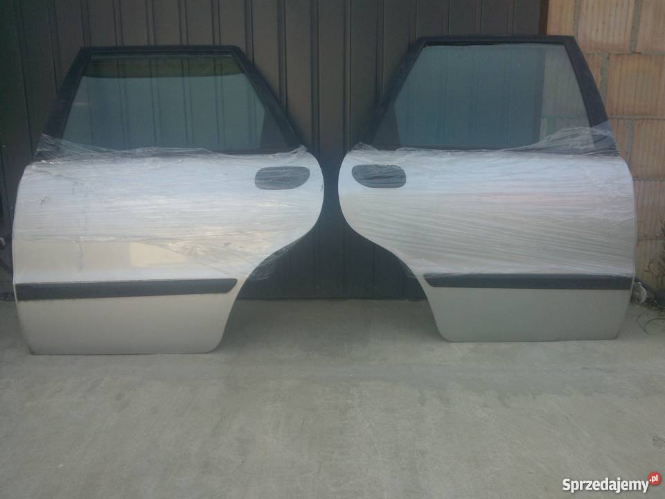 Volvo V40 lift 02 drzwi lewy i prawy tył tylne Staszów