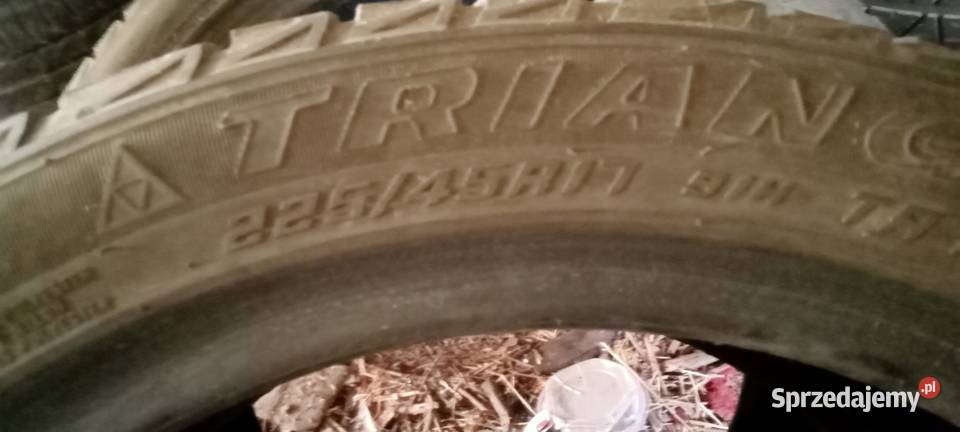 Para opon zimowych 17 225x45 głęboki Karsin