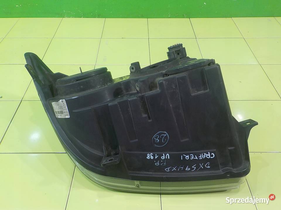 VW CRAFTER I 25 TDI 09r VAN lampa prawa przod osobowe Suków