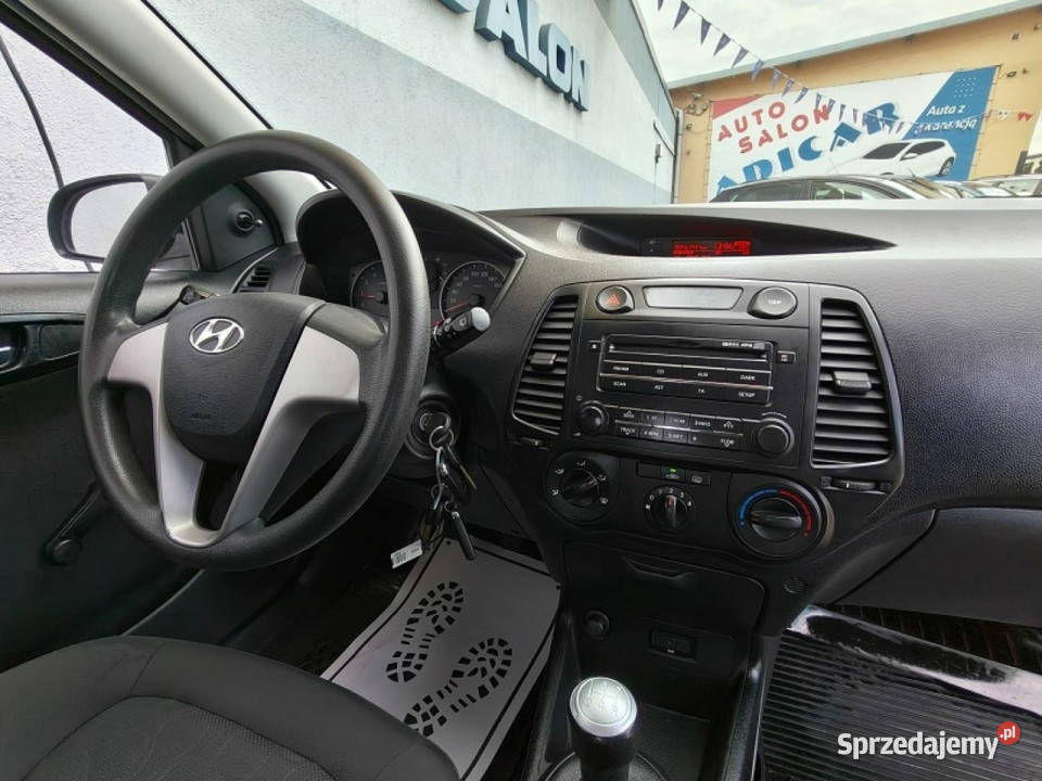Hyundai i20 Krajowy niski przebieg długie OC i benzyna Racibórz sprzedam