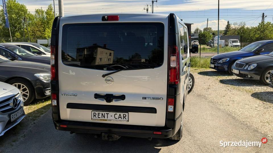 Opel Vivaro BUS 8Osób 16D125OPŁACONYBezwypadkowy Vivaro Częstochowa
