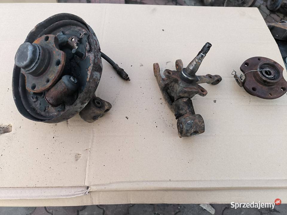 Fiat 126p BIS 700 zwrotnica lewa prawa obejma Stalowa Wola