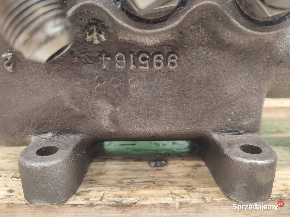 Rozdzielacz hydrauliczny JJB6000332 CASE 560