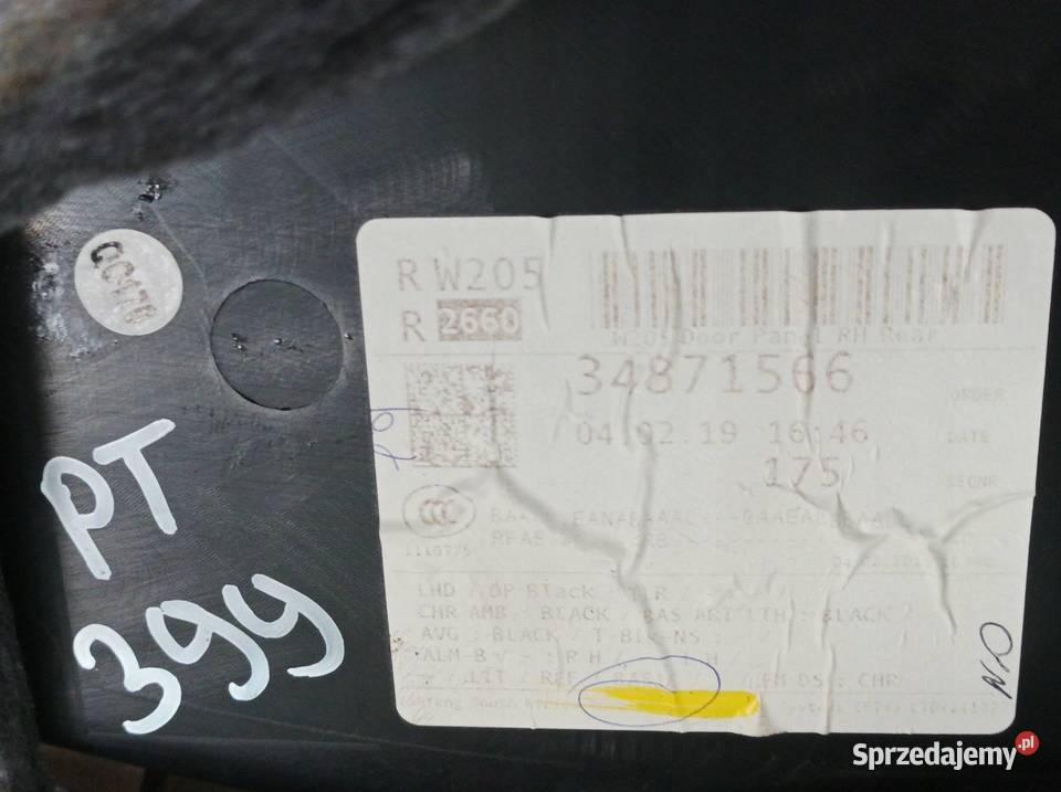 TAPICERKA BOCZEK PRAWY TYŁ SEDAN MercedesBenz