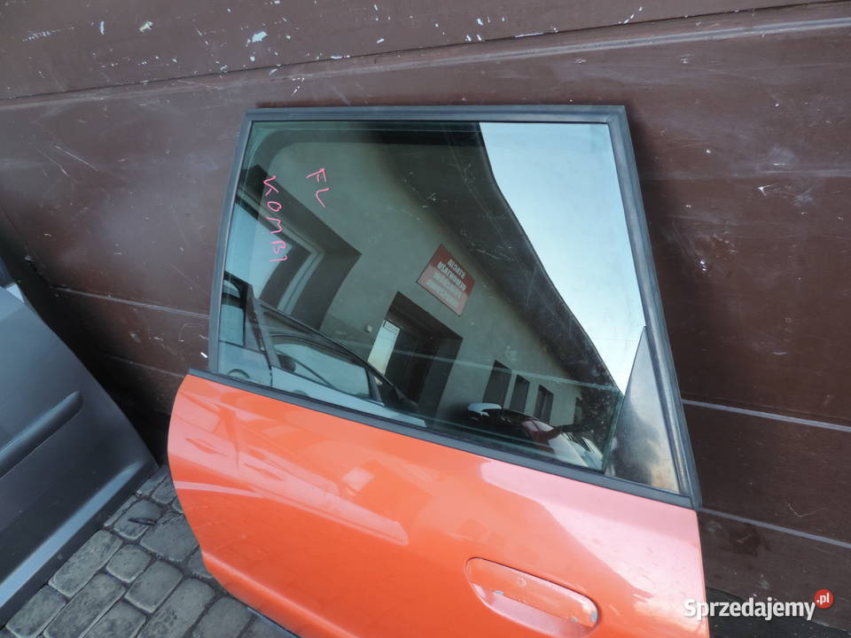 AUDI A4 B5 FL KOMBI DRZWI LEWE TYLNE osobowe Nowy Sącz