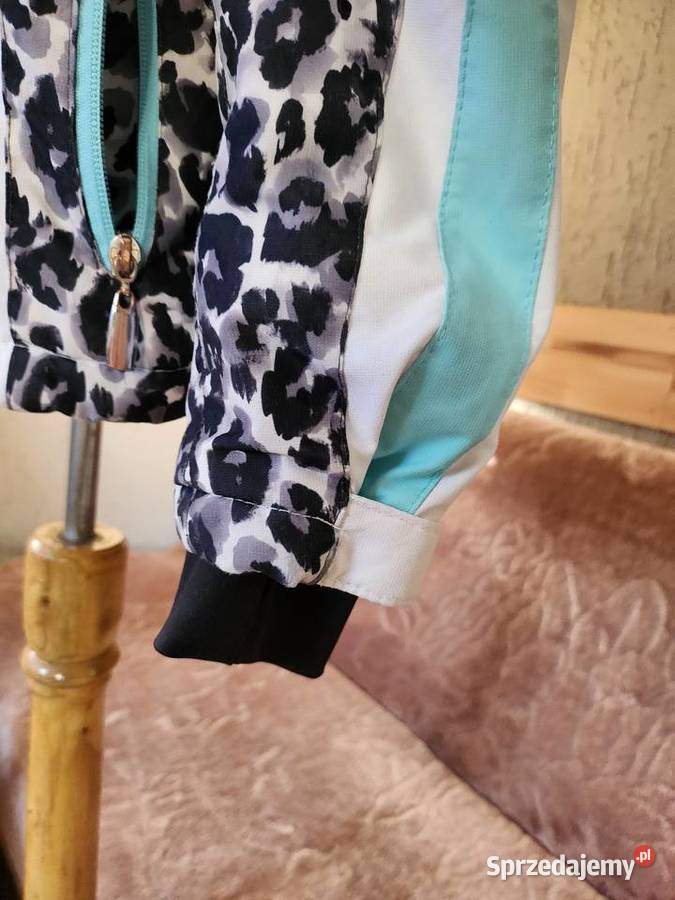 Kurtka damska z kapturem Moda i Styl Włosień